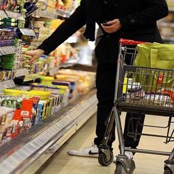 افزایش قیمت برخی مواد غذایی با وجود ذخایر کافی؛ نرخ ارز عامل اصلی تغییرات بازار