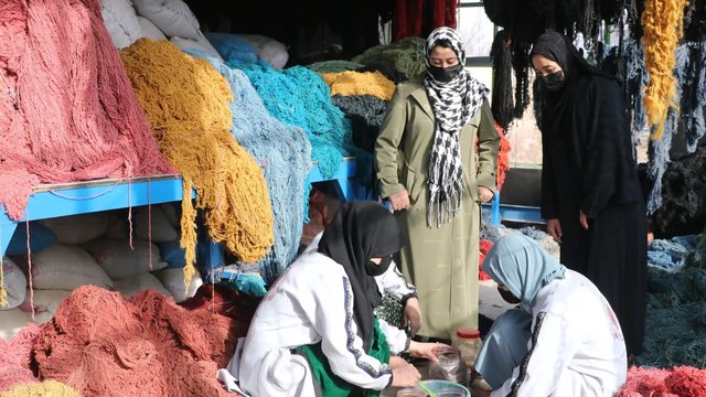 کاهش شدید مشارکت زنان در بازار کار افغانستان