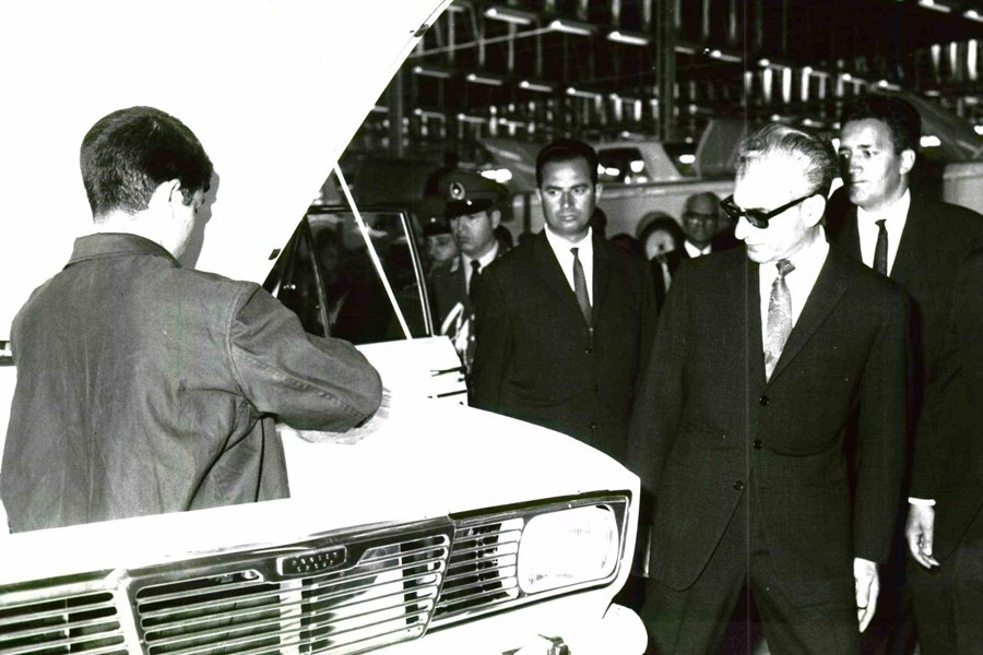 رانت علیه تولید؛  وزارت اقتصاد و سیاست صنعتی در خلال سال‌های ۱۳۴۲ تا ۱۳۴۸