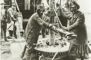 دیالکتیک عقب‌ماندگی: نگاهی تاریخی موانع توسعه پایدار اقتصاد ایران