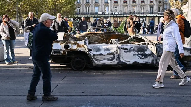 بازداشت ۸۵۵ نفر در جریان اعتراضات فرانسه