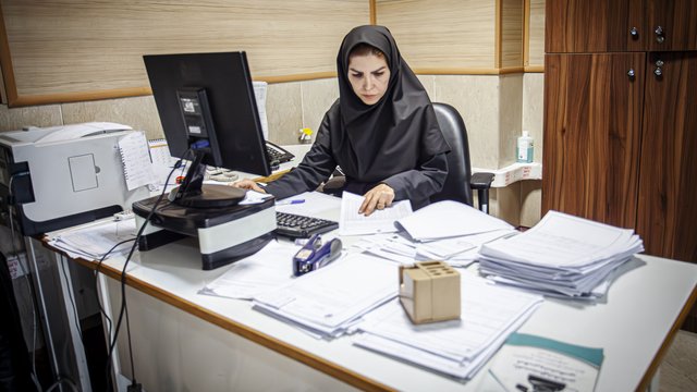 ساعت کاری کارمندان تا ۱۵ شهریور اعلام شد؛ چه‌کسانی در اولویت دورکاری هستند؟