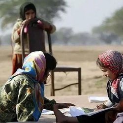 معلولیت، فقر و نداشتن شناسنامه مانع تحصیل کودکان