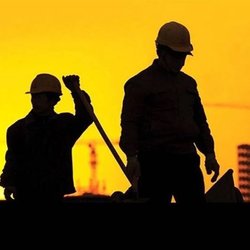 کارگران در انتظار تحقق وعده رئیس جمهور؛ واسطه‌ها چه زمانی حذف می‌شوند؟