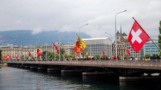 اعتراض گسترده احزاب کارگری سوئیس علیه حداقل دستمزد
