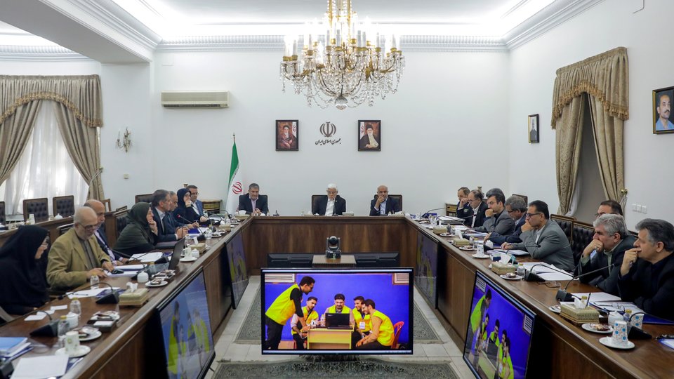 تمرکز دولت بر آموزش فناوری‌های پیشرفته از مدارس تا دانشگاه
