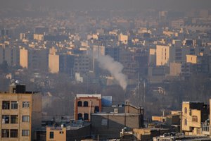 یکی گزارش می‌دهد و یکی انکار می‌کند