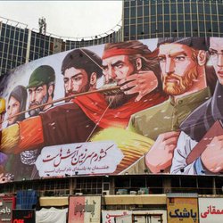 سهم زنان از دیوارنگاره‌های تهران؛ مادری، سوگ و مراقبت