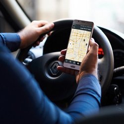 رانندگان تاکسی اینترنتی در انتظار تصویب قانون بیمه