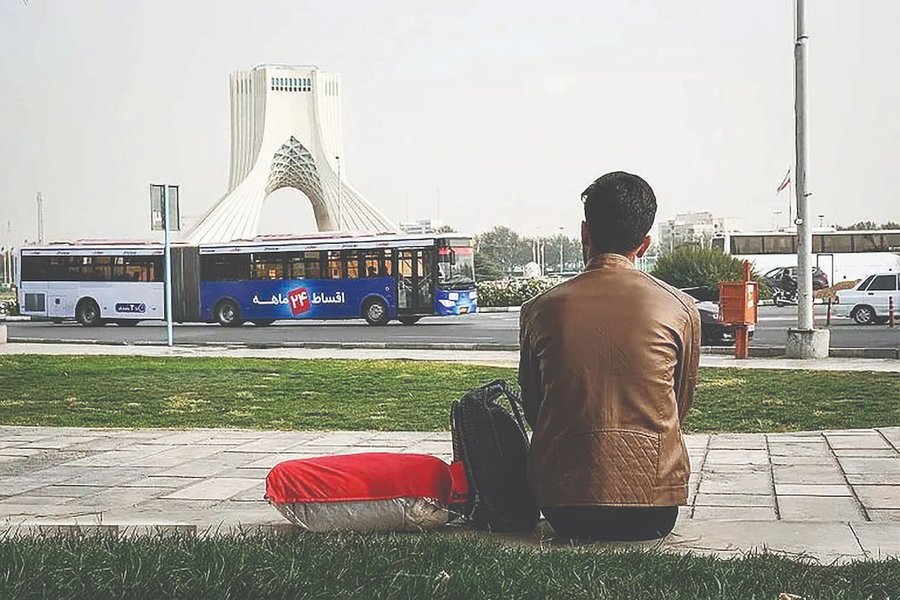 بیکاران در پیچ وخم کاغذبازی