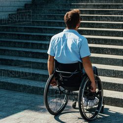 اعتراض عضو شورای شهر تهران به روند کند مناسب‌سازی شهر برای معلولان