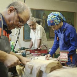 روایتی از یک دختر معرق‌کار