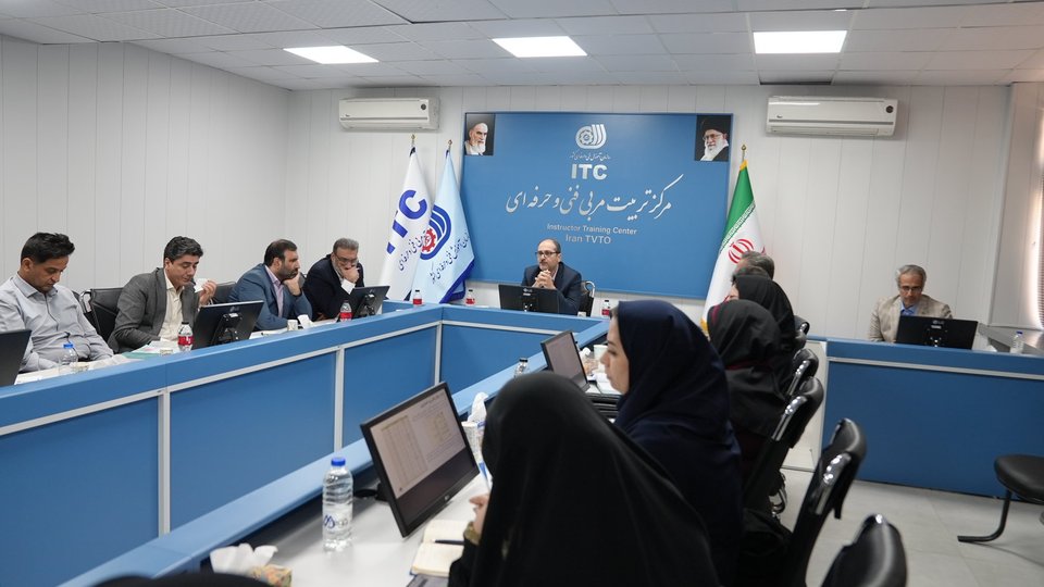 نشست هم‌اندیشی طرح رونق و بهره‌وری مراکز آموزشی برگزار شد
