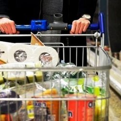 تورم ۲ درصدی در برابر هر ۱۰ درصد افزایش بنزین؛ آیا بازار مهار می‌شود؟