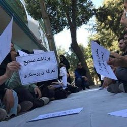 اعتراض پرستاران و کادر درمان به تبعیض