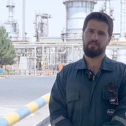 کارگران در شیفت آتش؛ شبی که انبارهای نفت بمباران شدند