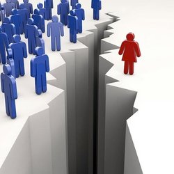 شکاف جنسیتی در اشتغال؛ چه چیزی زنان را عقب نگه می‌دارد؟