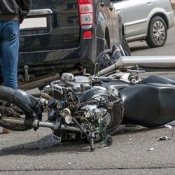 کشته شدن ۸۰ درصد موتورسواران بر اثر ضربه مستقیم به سر در تصادفات