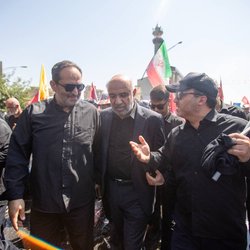 حضور وزیر تعاون، کار و رفاه اجتماعی در مسیر تشییع پیکر رهبر شهید
