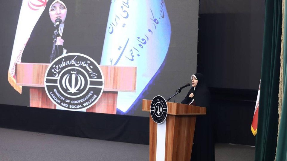 وزارت کار نقش محوری در حمایت از زنان سرپرست خانوار دارد