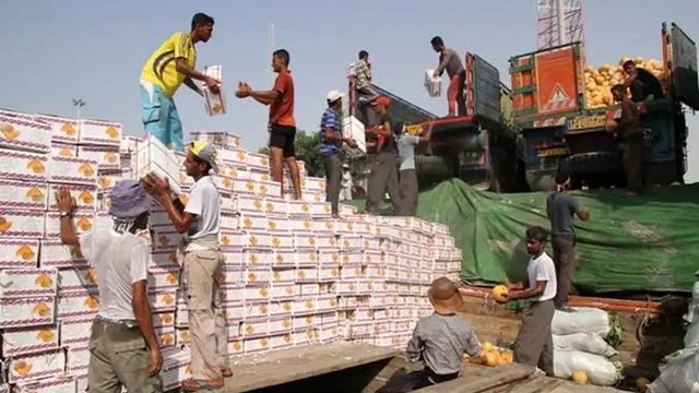 از تعدیل نیرو تا مسافرکشی و قاچاق سوخت؛ در هرمزگان ۲۰ هزار نفر شغلشان را از دست دادند