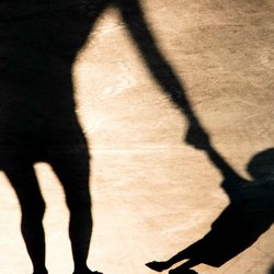 چرا فقر کودکی در برخی کشورها ماندگارتر است؟