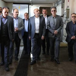 به همت کارگران در ایام جنگ، موادغذایی بدون مشکل تولید شد