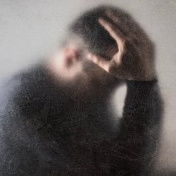 هشدار نسبت به «بی‌حسی عاطفی» در مردان؛ وقتی جامعه بیماری را با قدرت اشتباه می‌گیرد