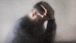 هشدار نسبت به «بی‌حسی عاطفی» در مردان؛ وقتی جامعه بیماری را با قدرت اشتباه می‌گیرد