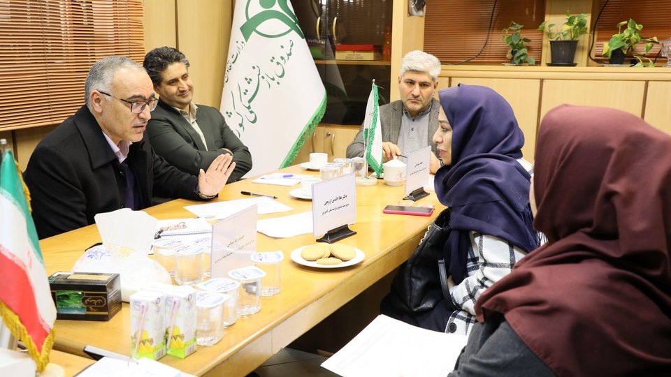 مسوولان برای حل و فصل مطالبات بازنشستگان تلاش کنند