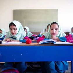 هشدار درباره پیامد بحران‌های اخیر بر حق آموزش کودکان؛ فعالان حقوق کودک بیانیه دادند