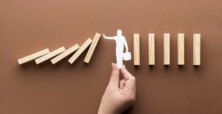 بحران کار و اقتصاد زندگی