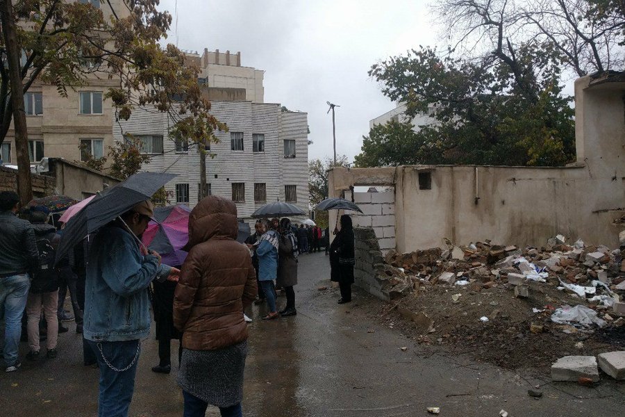 حاشیه‌ای بر یک متن