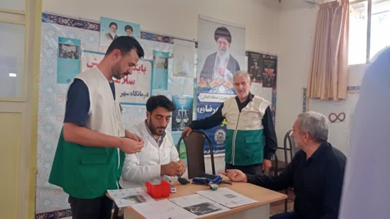 برپایی میز خدمت درمانگاه سهروردی  خدابنده به مناسبت هفته دولت