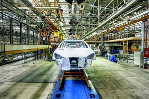 ترس رقابت و صنعت اعانه‌ای؛ چرا، چطور و چقدر یارانه به خودروسازان وطنی می‌دهیم؟