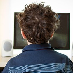 پیامدهای استفاده بیش از حد از موبایل و بازی‌های آنلاین در کودکان