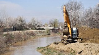 لایروبی مسیر ۹ کیلومتری رودخانه‌های وردآورد و کن