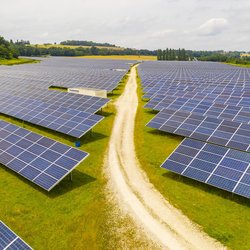 ضرورت حرکت به سمت فناوری‌های سبز و انرژی‌های تجدیدپذیر