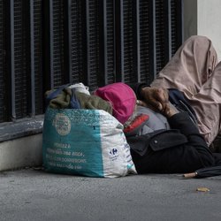 فقیرترین خانوارهای فرانسوی فقیرتر می‌شوند