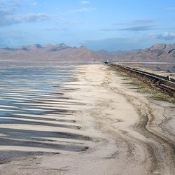 بارش‌های اخیر و واقعیت تراز دریاچه ارومیه؛ ابرباغداران بانفوذ مشکل اصلی نرسیدن حق‌آبه