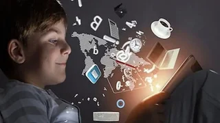 تأثیر فضای مجازی بر عزت نفس نوجوانان؛ از مقایسه اجتماعی تا وابستگی به لایک‌ها