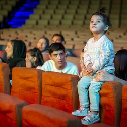 روایت همدلی؛ تجلیل هنرمندان سینما تياتر و موسیقی از امدادگران جنگ