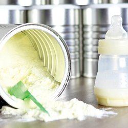 تکذیب گرانی؛ سهم هر کودک چند قوطی شیر خشک یارانه‌ای در ماه است؟