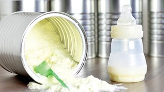 تکذیب گرانی؛ سهم هر کودک چند قوطی شیر خشک یارانه‌ای در ماه است؟