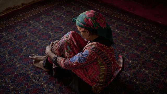 زنی در کشاکش بقا