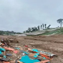 ۸ کشته و ده‌ها مفقود بر اثر رانش زمین در اندونزی