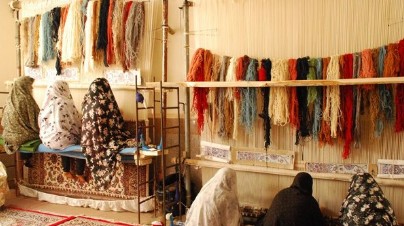 بیمه تأمین اجتماعی برای بیش از ۴۸۰۰ بافنده و فعال صنایع دستی گیلان
