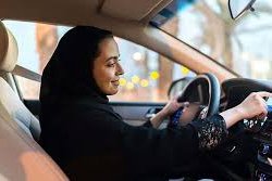 نگاهی به وضعیت رانندگان زن شاغل در تاکسی‌های اینترنتی؛  پیمودن مسیری پر اضطراب
