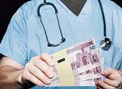 دریافت زیرمیزی برای بعضی پزشکان عادت شده است