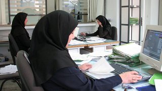 کارزار رفع تبعیض جنسیتی حق عائله‌مندی و حق اولاد زنان کارمند؛ درخواست برای عدالت در پرداخت مزایا